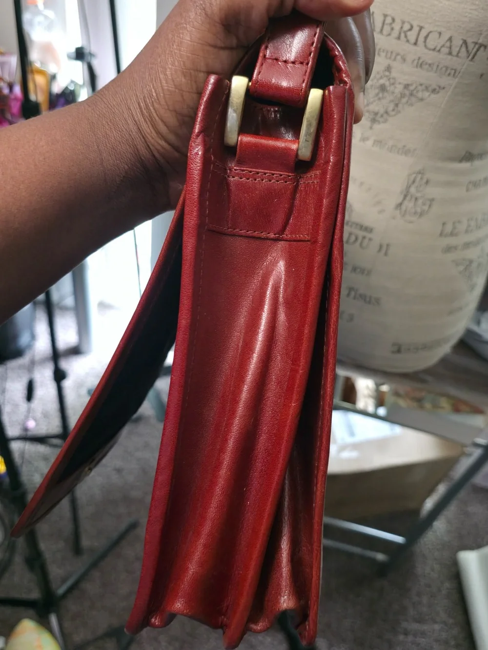Classic Brown Leather Crossbody Bag - Unbranded